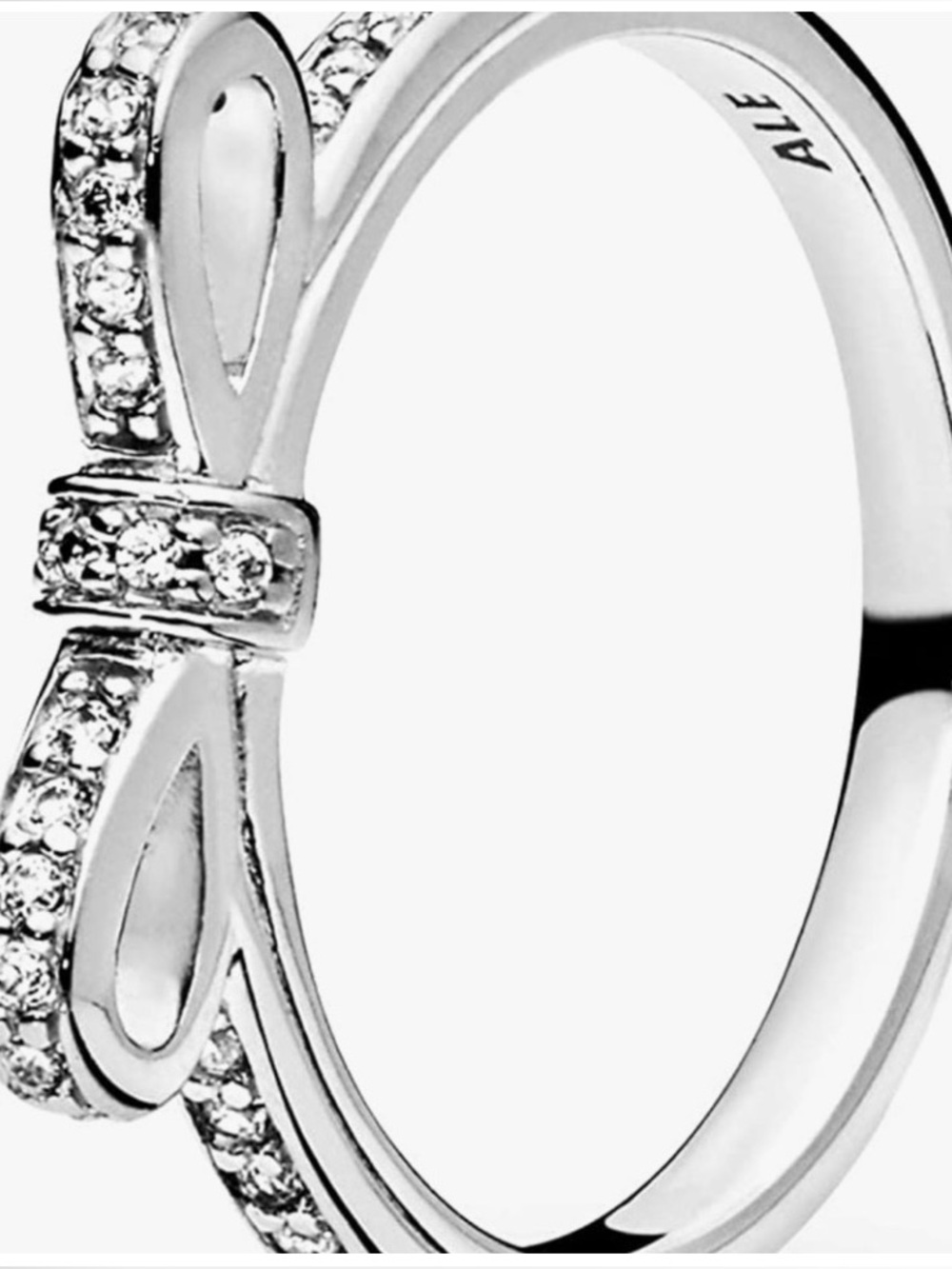 Pandora Classic bow ring